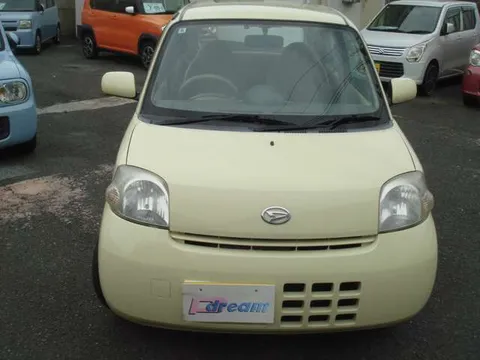 Daihatsu Esse