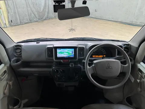Mitsubishi Minicab Van