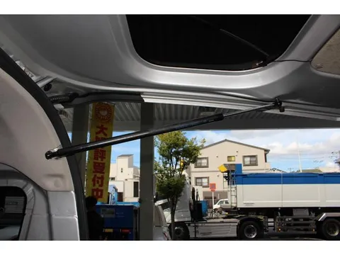 Mitsubishi Minicab Van