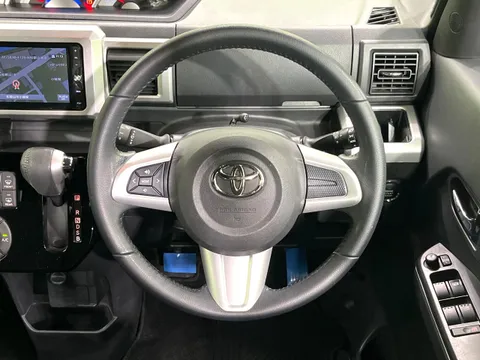 Toyota Pixis Mega