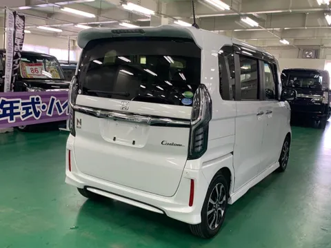 Honda N-BOX Custom
