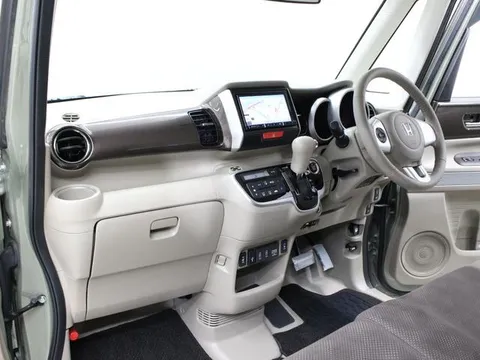 Honda N-BOX Slash