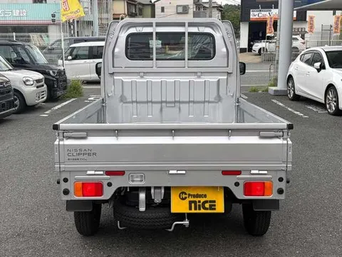 Nissan Clipper Truck