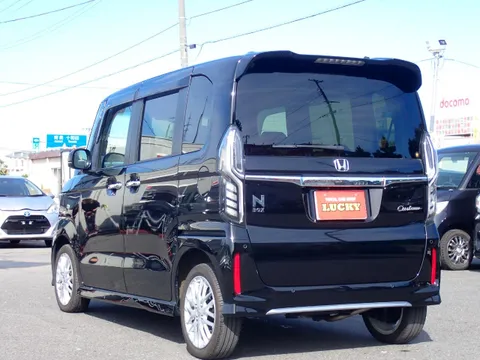Honda N-BOX Custom