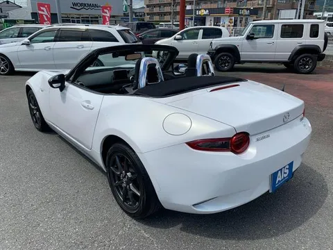 Mazda MX-5 (Roadster)
