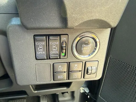 Toyota Pixis Mega