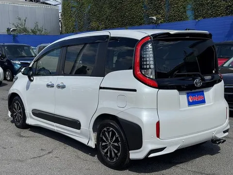 Toyota Sienta