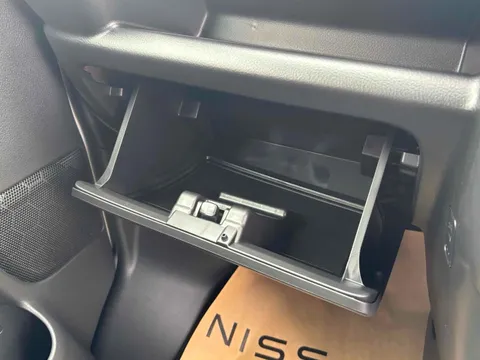 Nissan Clipper Van