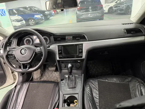 Volkswagen Lamando