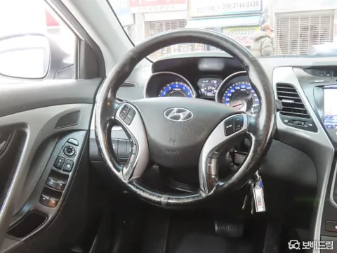 Hyundai Elantra (Avante)