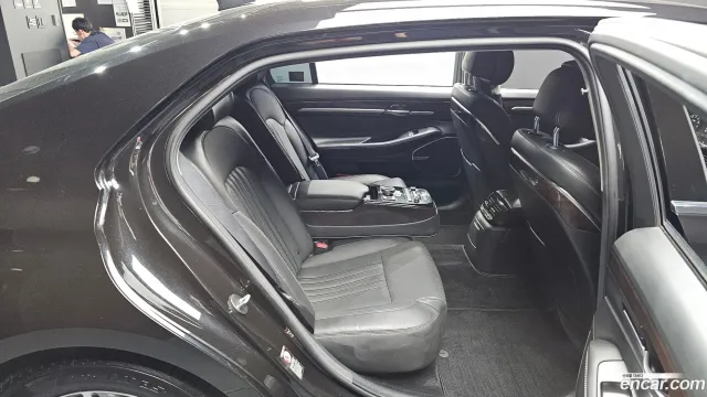 Genesis G90 (EQ900)