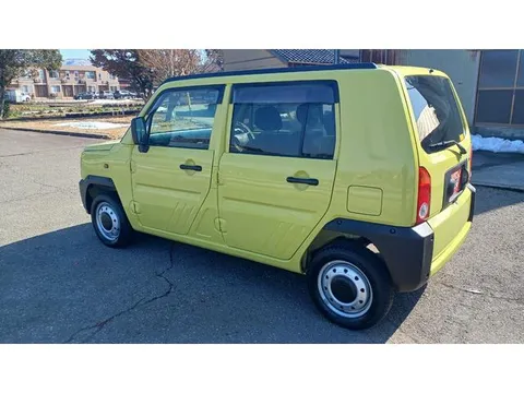 Daihatsu Naked