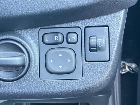 Toyota Yaris (Vitz)