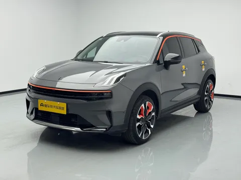 Lynk & Co 06