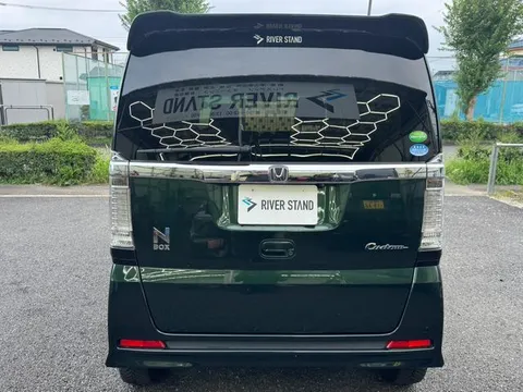 Honda N-BOX Custom