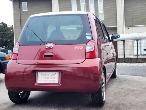 Daihatsu Esse