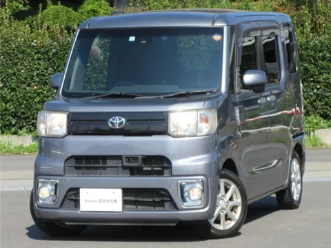 Toyota Pixis Mega