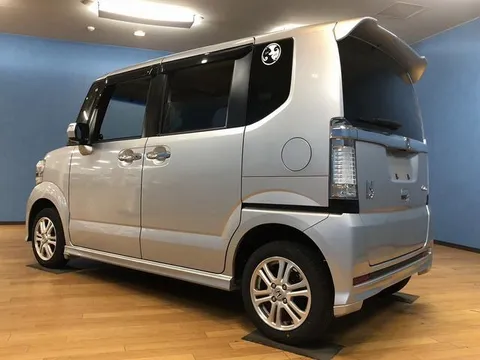 Honda N-BOX Custom