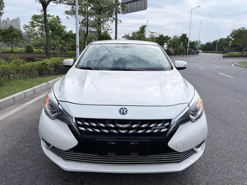 Venucia T90