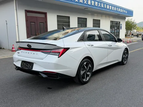 Hyundai Elantra (Avante)