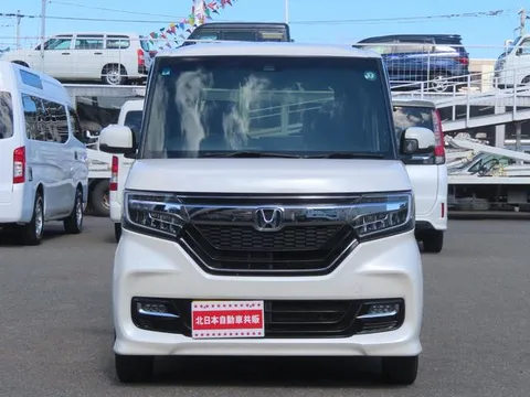 Honda N-BOX Custom