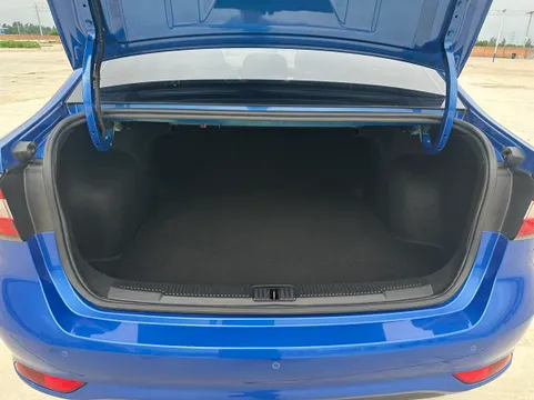 Roewe i5