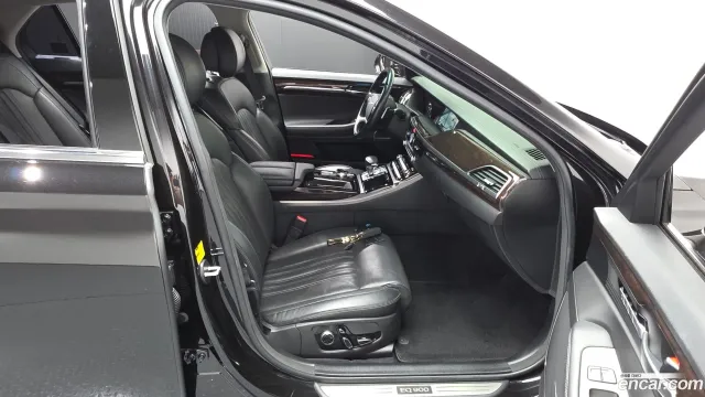 Genesis G90 (EQ900)
