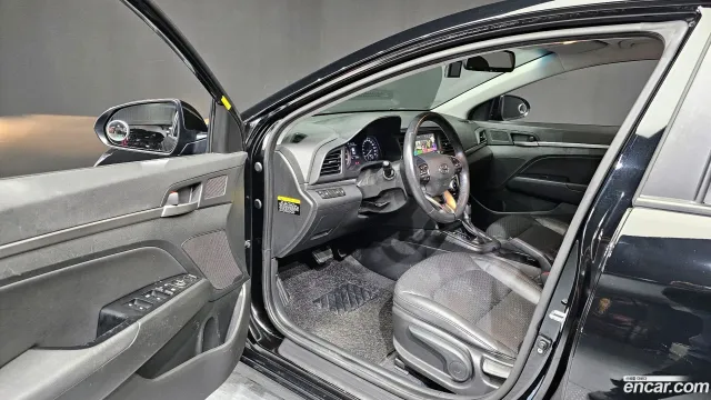 Hyundai Elantra (Avante)