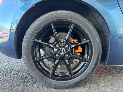 Mazda MX-5 (Roadster)