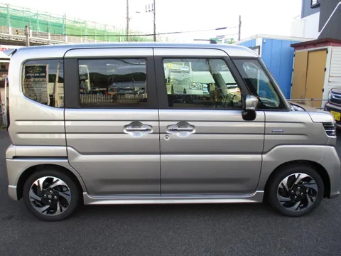 Suzuki Spacia Custom