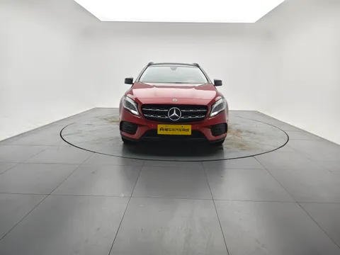 Mercedes-Benz Mercedes-Benz GLA