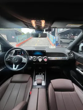 Mercedes-Benz Mercedes-Benz GLB