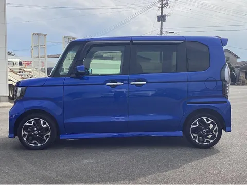 Honda N-BOX Custom