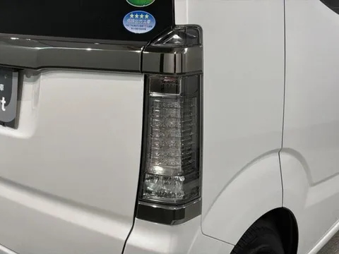 Honda N-BOX Slash