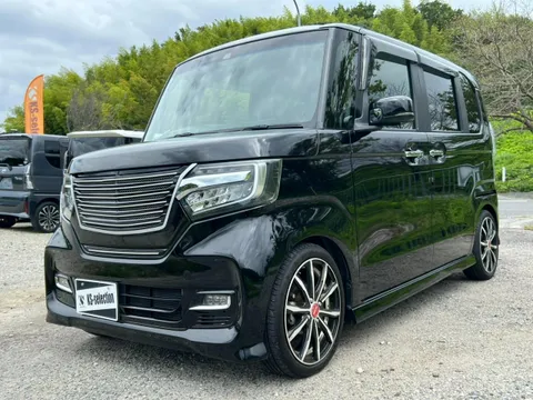 Honda N-BOX Custom