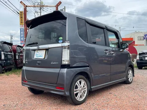 Honda N-BOX Custom