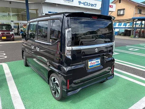 Suzuki Spacia Custom