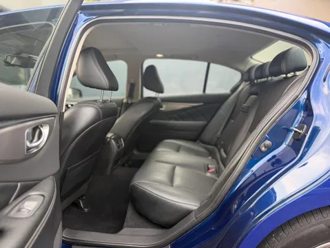 Infiniti Q50L