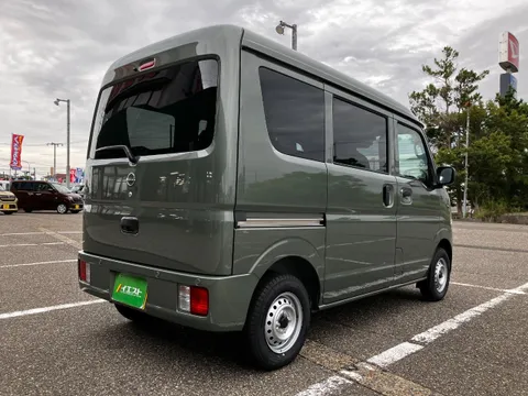 Nissan Clipper Van