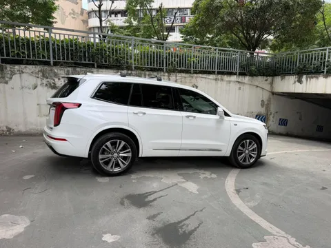 Cadillac XT6