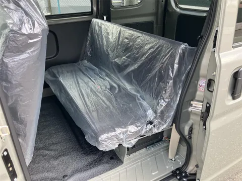 Nissan Clipper Van