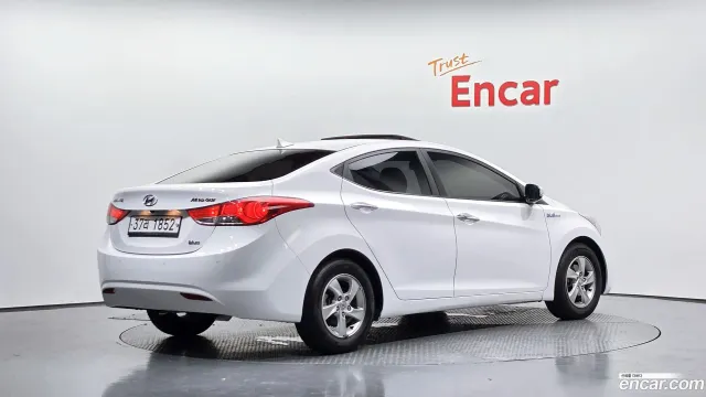 Hyundai Elantra (Avante)