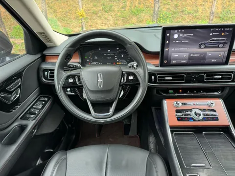Lincoln Aviator