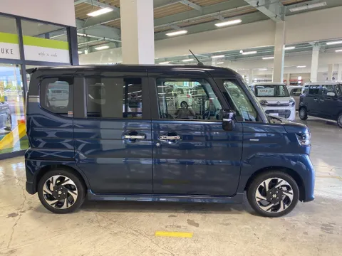 Suzuki Spacia Custom