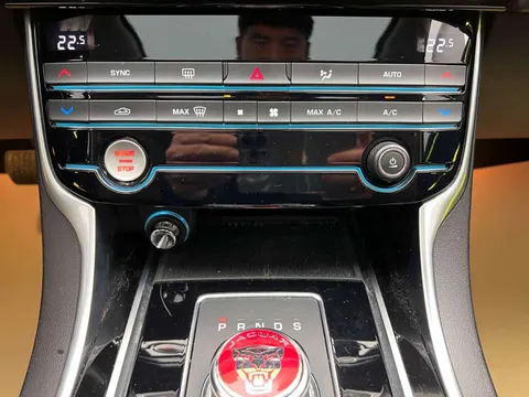 Jaguar XEL
