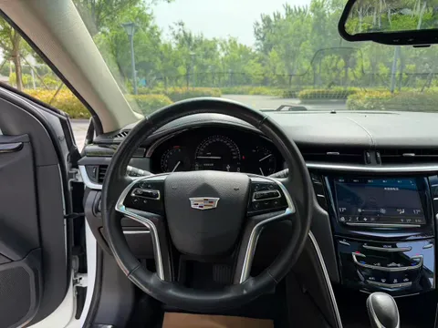 Cadillac XTS