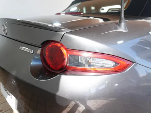 Mazda MX-5 (Roadster)