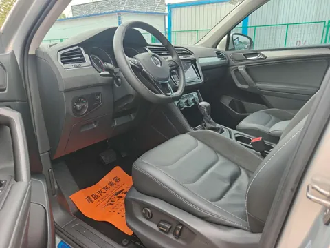 Volkswagen Tiguan L