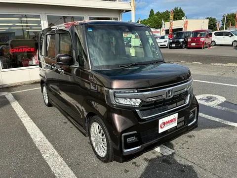 Honda N-BOX Custom