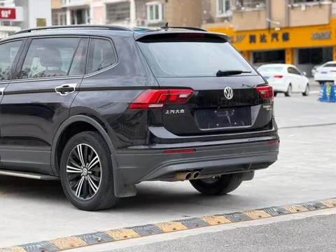 Volkswagen Tiguan L